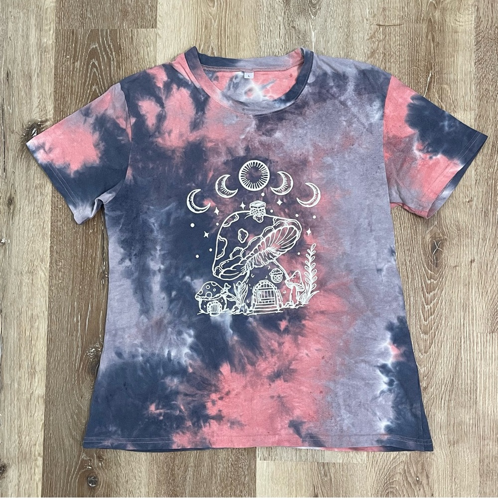 VTG Tie Dye Acid Witch Moon Phase Mushroom House Graphic Short Sleeve Tee L